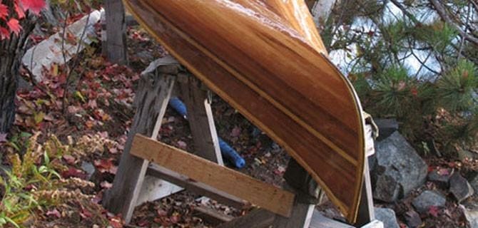 How to Work With Glue When Planking Your Canoe